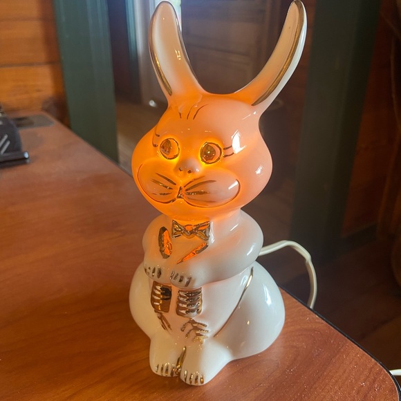 Vintage MCM Porcelain Bunny Rabbit w/ BowTie Children’s Night Light, White/Gold - Picture 6 of 9